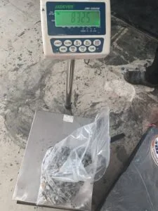 ทดสอบการรับน้ำหนักและความเหนียวของถุงพลาสติกเม็ด C6